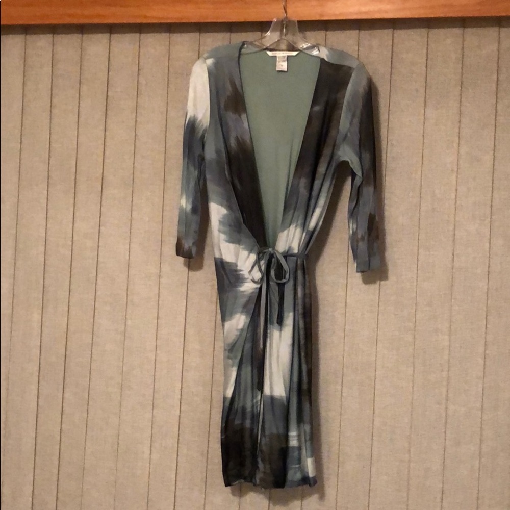 Diane Von Furstenberg silky & sexy wrap dress